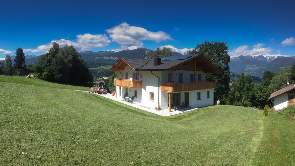 Ferienwohnungen Schlosshaeusl San Lorenzo di Sebato Exterior photo